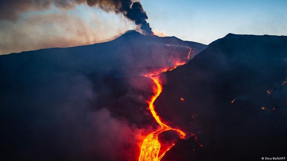 Flights at Catania Airport Suspended Due to Ongoing Mount Etna Eruption