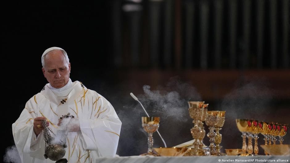 Pope Leo Undergoes Lung Surgery at Rome Hospital