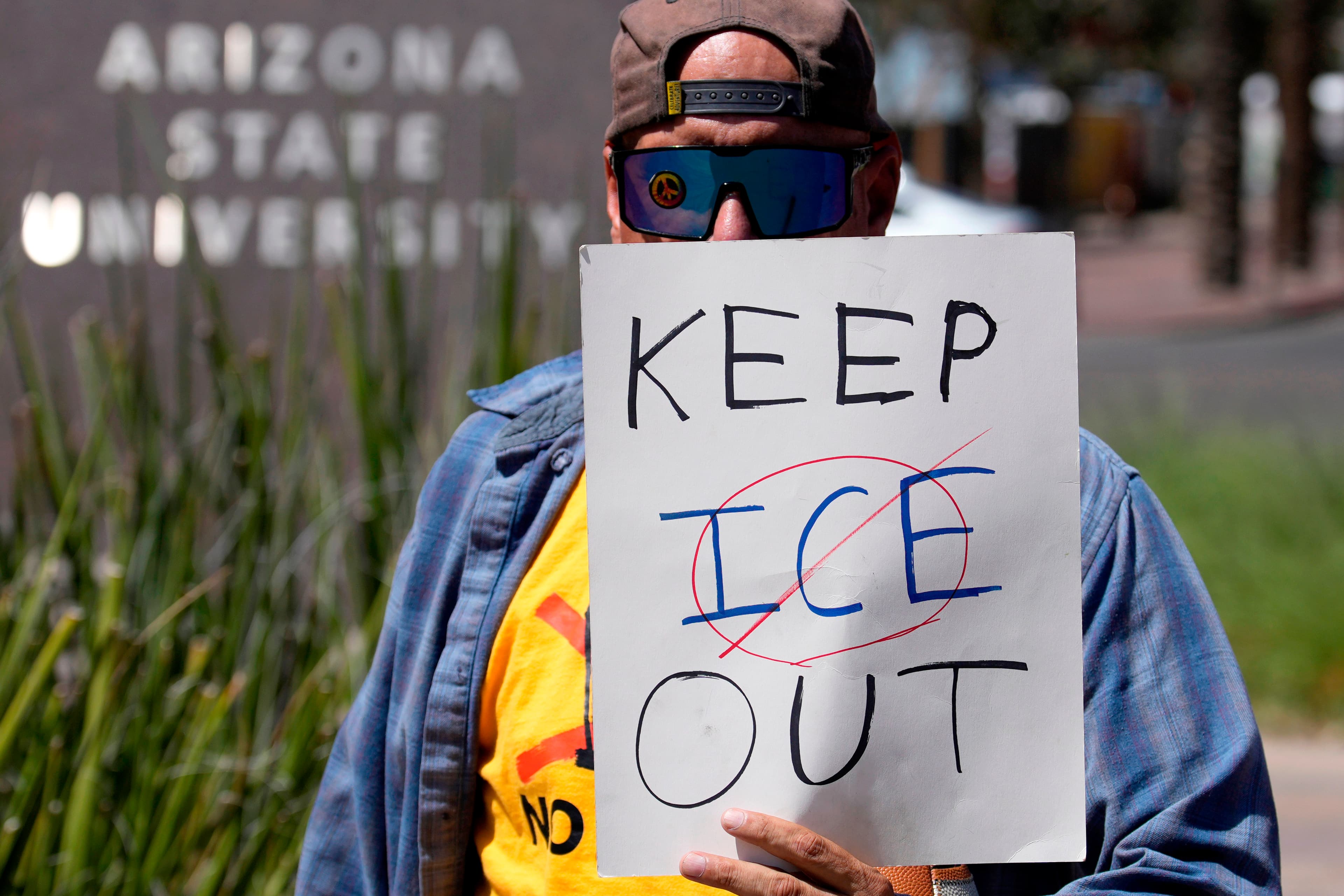 Appeals court split on ICE’s mandatory detention policy