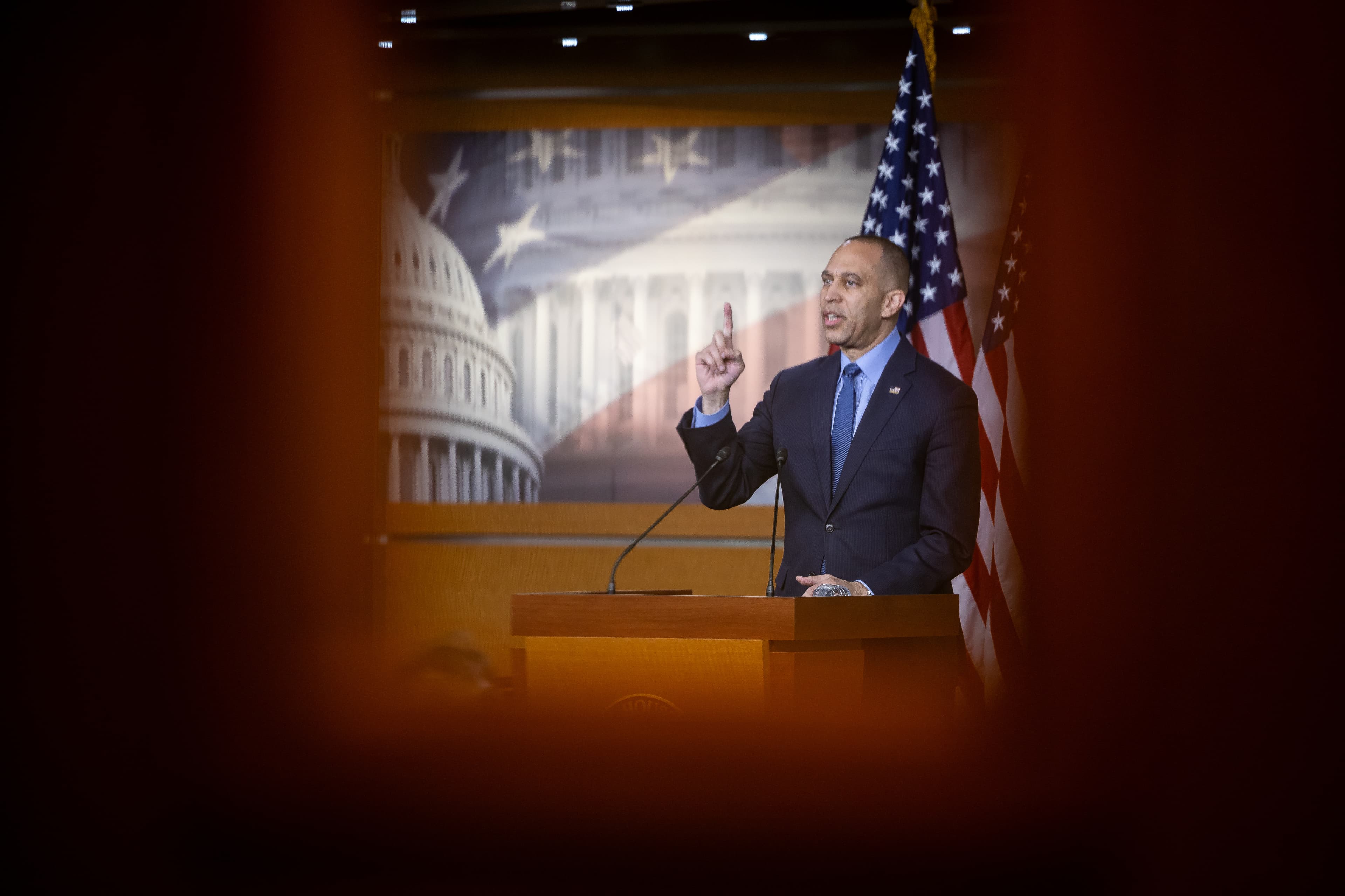 Jeffries lays out more targets for gerrymanders in response to GOP’s renewed push