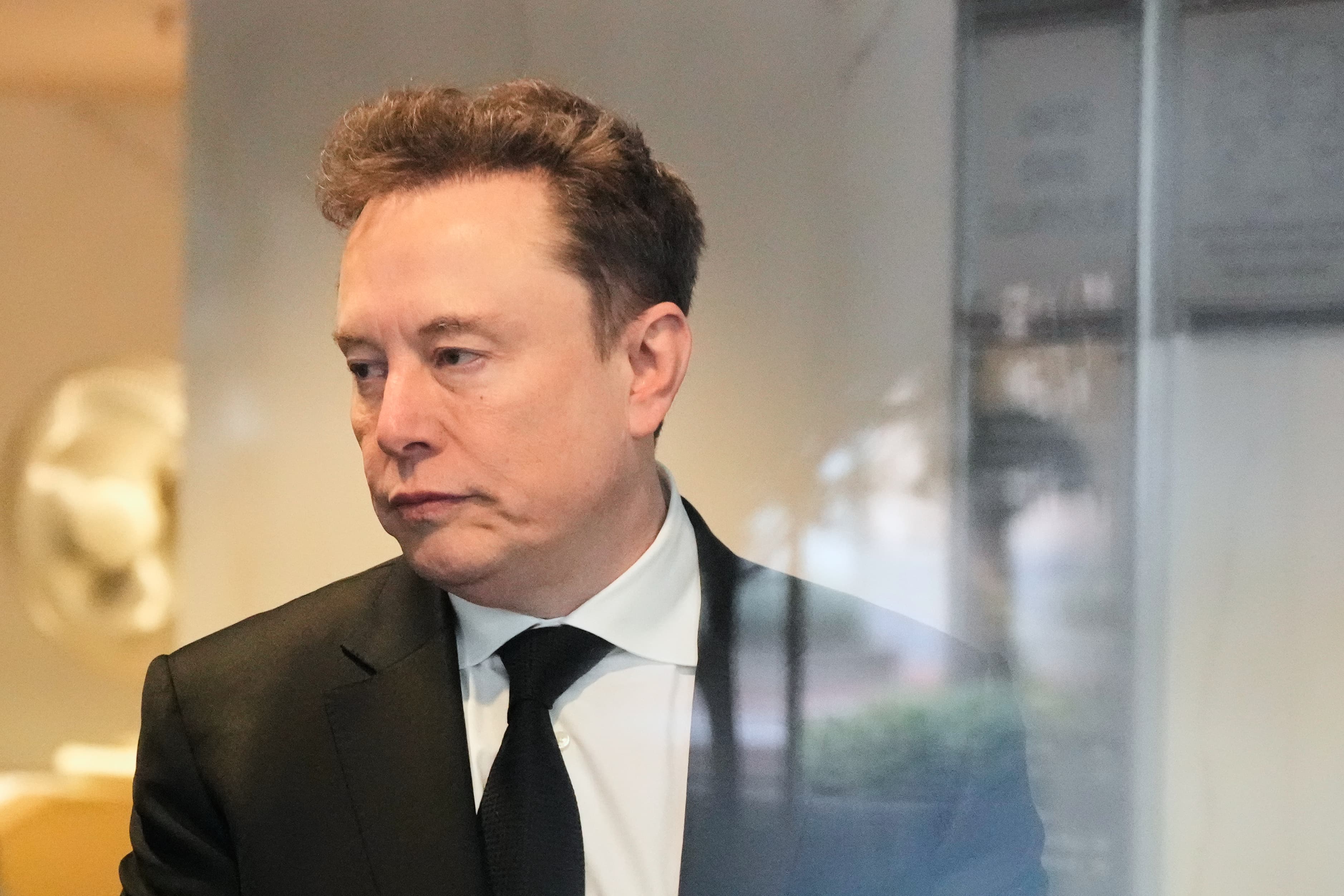 Elon Musk settles SEC lawsuit over Twitter stock disclosures