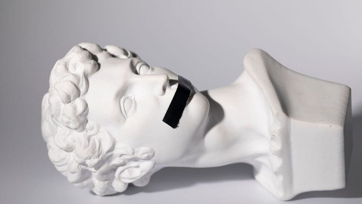 Sözlü İletişim Düşüşte: Her Yıl Yaklaşık 120.000 Kelime Daha Az Konuşuyoruz