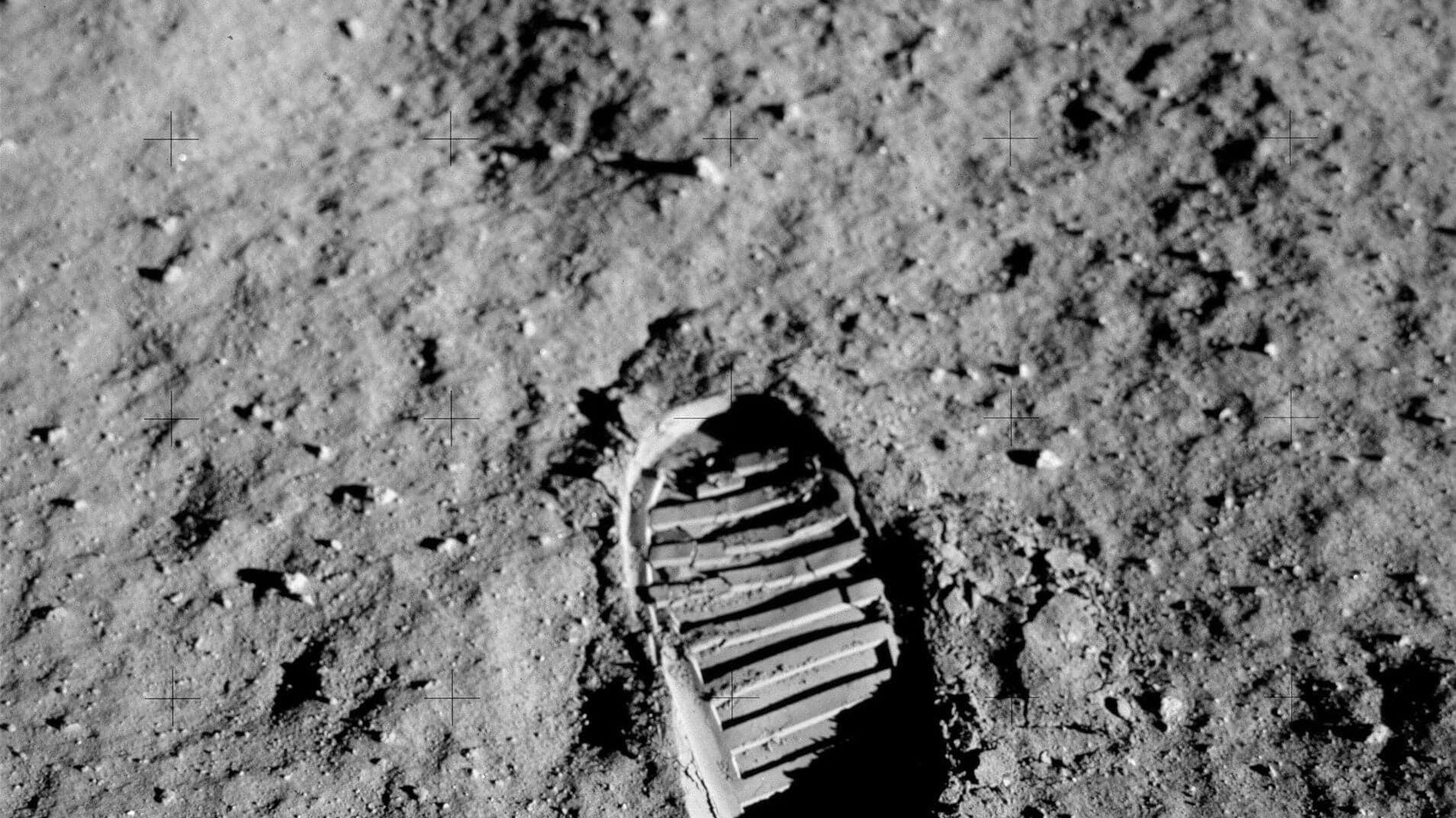 NASA'nın Apollo İniş Modülü Hâlâ Ay'da Duruyor