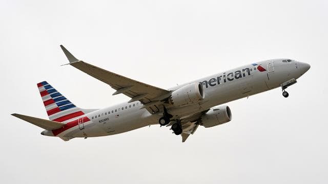 American Airlines teknik sorun nedeniyle uçuşları durdurdu
