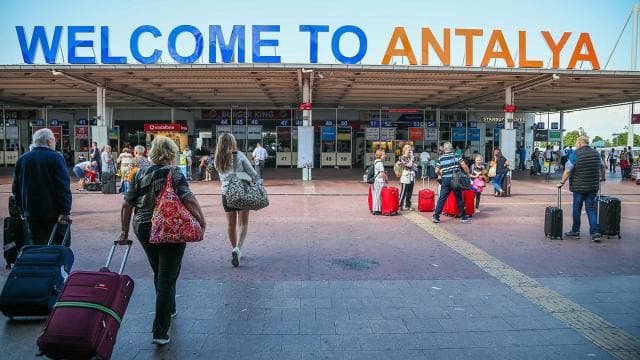 Antalya Havalimanı 3 milyondan fazla yolcuya hizmet verdi