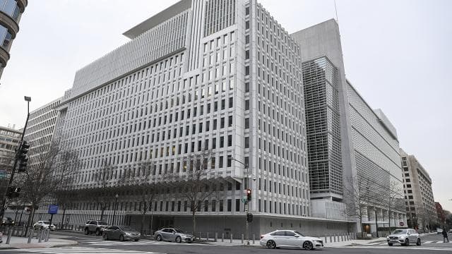 Dünya Bankası küresel büyüme tahminini düşürdü