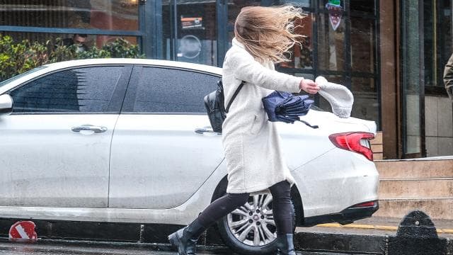 Meteoroloji'den sağanak, fırtına ve toz uyarısı