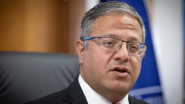 İsrail Bakanı BenGvir, camilerde ezanı kısma yasasını yeniden gündeme getirdi