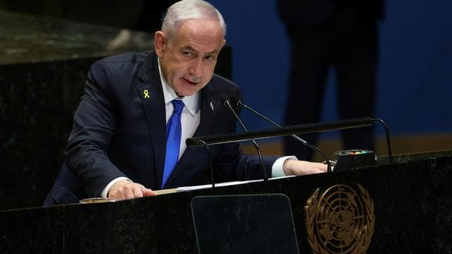 Netanyahu, İran'a saldırıların ne zaman biteceğine dair İsrail'e ayrı, uluslararası kamuoyuna ayrı konuştu
