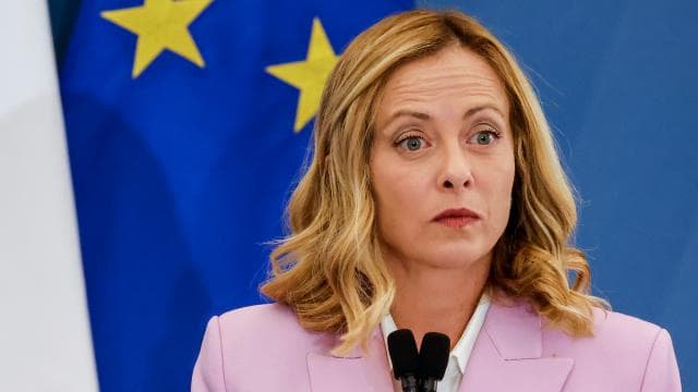 İtalya'da referandum yenilgisinin ardından Meloni hükümetinde istifalar gelmeye başladı