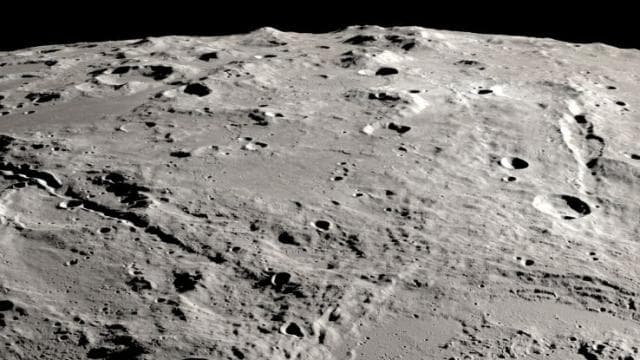 Rusya, 2036'ya kadar Ay'da nükleer enerji santrali inşa edecek