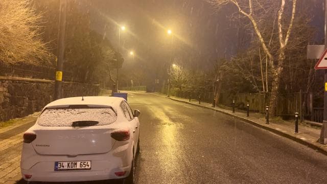 İstanbul'da kar yağışı sürüyor