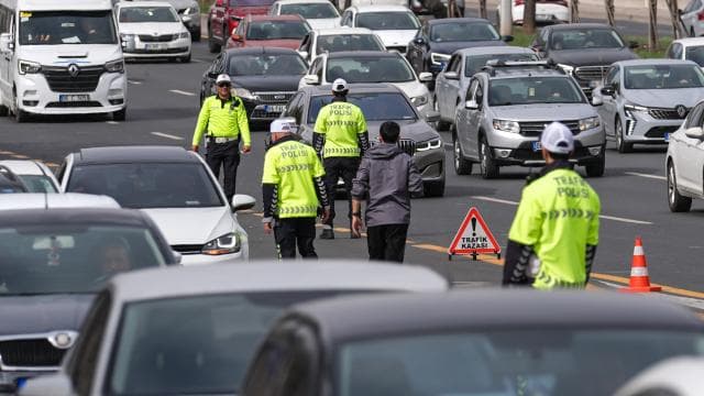 İstanbul'da huzur uygulaması: 527 gözaltı