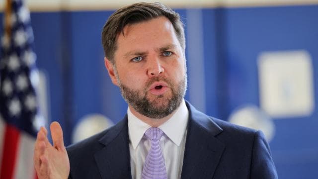 ABD Başkan Yardımcısı Vance'den petrol fiyatları için zor ama geçici vurgusu