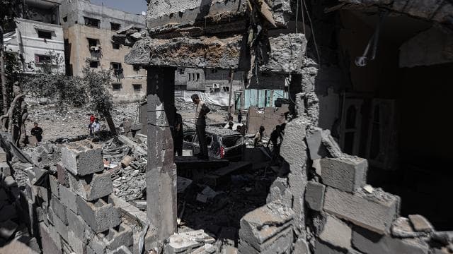 İsrail Gazze'de bir binayı vurdu: 4 ölü, 15 yaralı