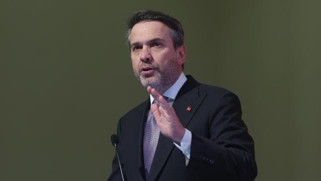 Bakan Bayraktar: Irak'tan günlük 250 bin varillik petrol akışı başladı