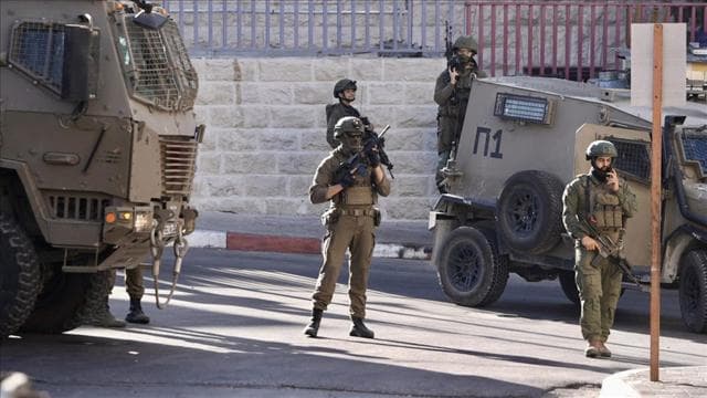İsrail ordusu Batı Şeria'da Filistinli anne, baba ve iki çocuğu katlettiğini itiraf etti