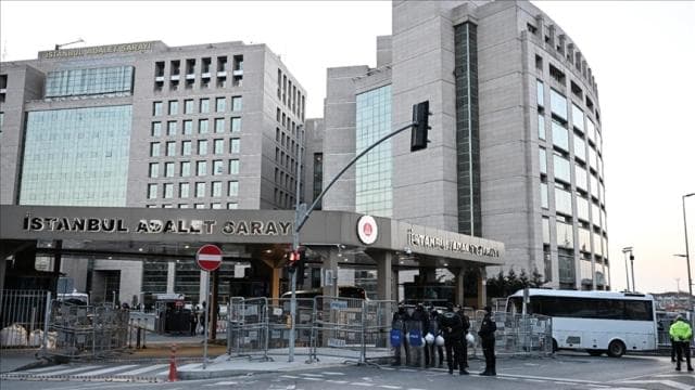 Borsa'da manipülasyon soruşturmasında iki kişi gözaltına alındı