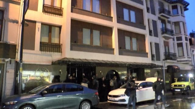 Bebek'teki otelin kaçak eklentileri yıkıldı