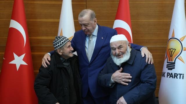 Cumhurbaşkanı Erdoğan, Düzce'den gelen vatandaşlarla görüştü