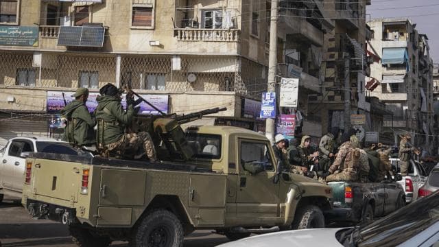 Halep'in Şeyh Maksud Mahallesi'nden patlama sesleri geldiği belirtildi