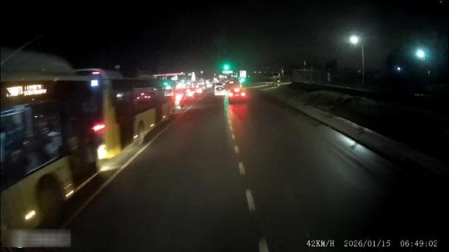 3 İETT otobüsü çarpıştı: Yaralılar var