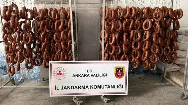 Ankara'da yaklaşık 9,7 milyon liralık kayıt dışı gıda ürünü ele geçirildi