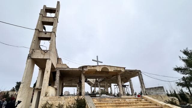 Suriye'de terör örgütü YPG'nin dron atölyesine çevirdiği kilise görüntülendi