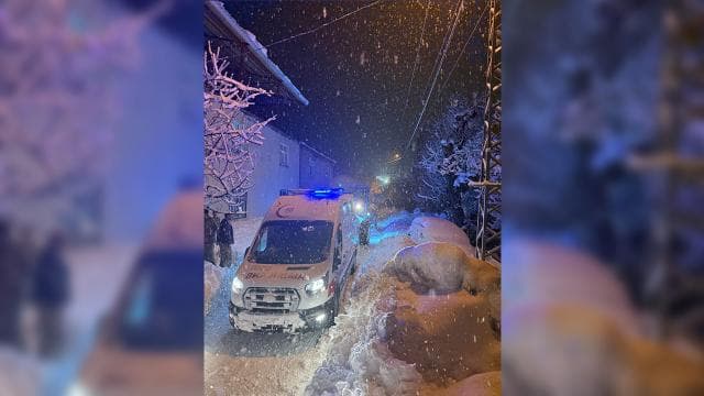 112 ekiplerinden zorlu kış şartlarında sağlık seferberliği