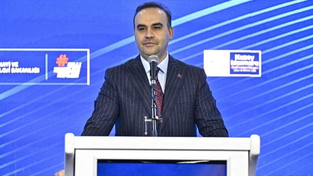 Bakan Kacır: Mega endüstriyel bölgeler inşa edeceğiz