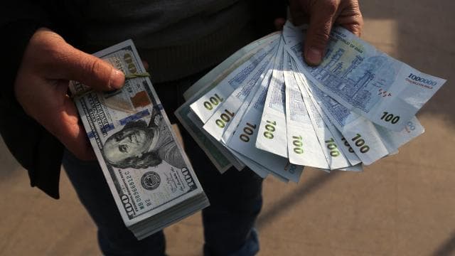 İran'da dolar, yerel para birimine karşı tarihin en yüksek seviyesine çıktı