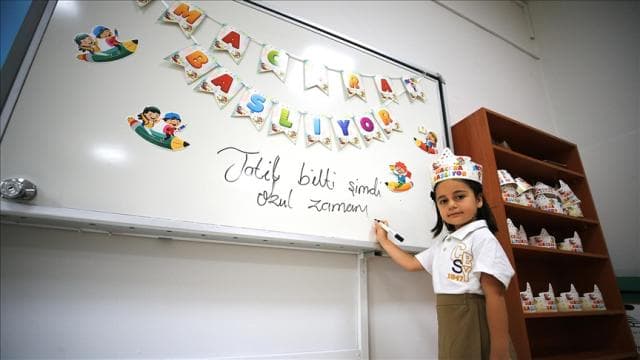 Okullarda ikinci ara tatil sonrası ilk ders zili bugün çalacak