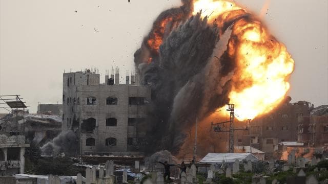 BM: Filistin topraklarında yardım görevlileri ve siviller hala bombardıman ve ateş altında