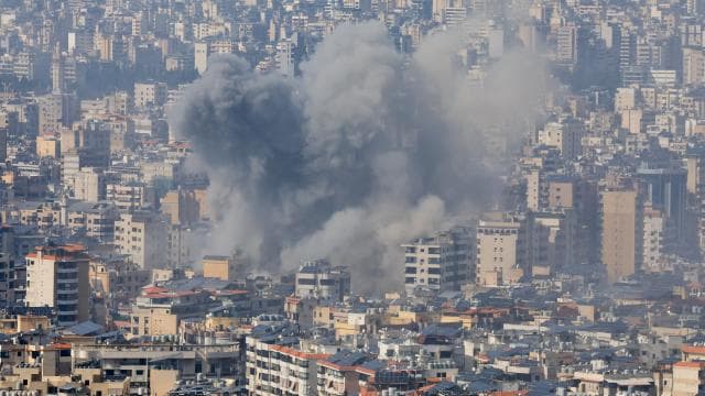 İşgalci İsrail ordusu, 2 Mart'tan beri Beyrut'a 26 dalga hava saldırısı düzenledi