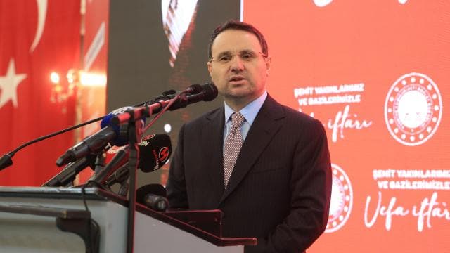 Adalet Bakanı Gürlek, Sakarya'da gazi ve şehit aileleriyle iftar yaptı