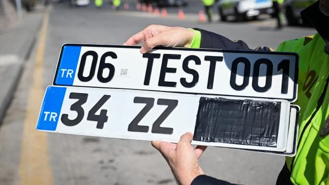 APP ve orijinal plaka arasındaki fark nedir?