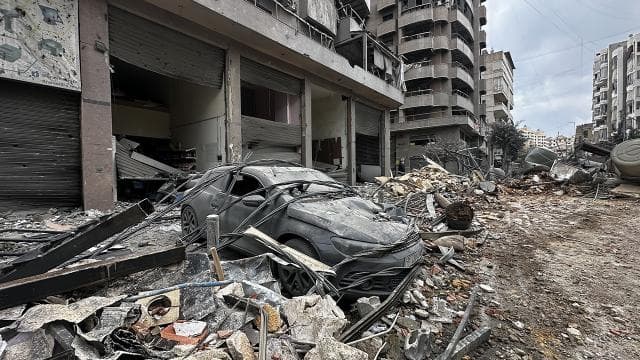 İşgalci İsrail yüzünden sokakta uyuyorlar