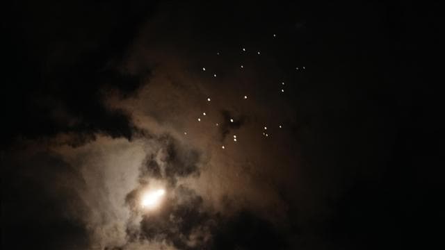 Suudi Arabistan, gece boyunca İran'dan fırlatılan 19 İHA'yı engelledi