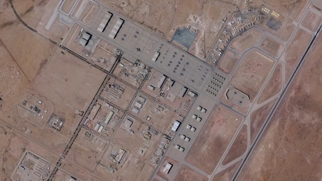 Suudi Arabistan:Prens Sultan Hava Üssüne atılan balistik füze engellendi