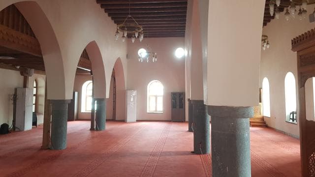 Depremde hasar gören 161 yıllık cami bayram namazıyla ibadete açılacak