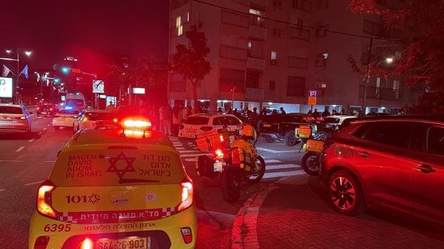 İrandan İsraile misilleme: Füze parçaları yerleşimlere düştü