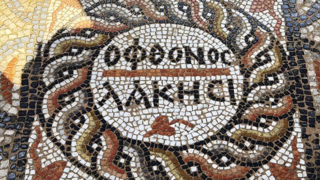 3 bin yıllık antik kentte kıskanan çatlasın mesajı