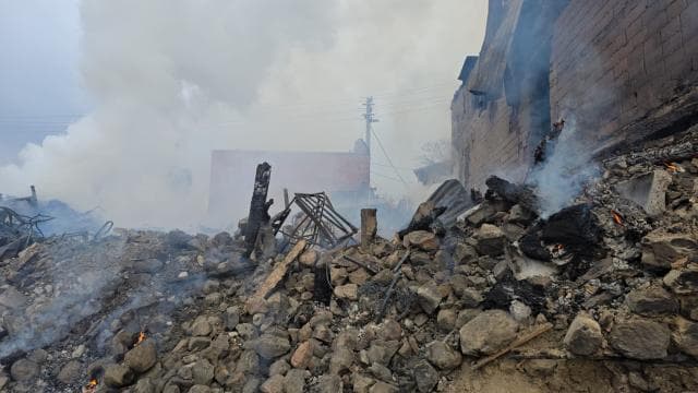 Bolu'da 5 ev ve 8 samanlık yandı