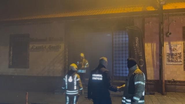 Beykoz'da Mahmud Efendi Camii'nde çıkan yangın söndürüldü
