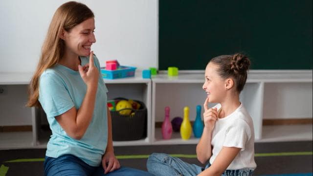 Ebeveyn Akademisi dil ve konuşma terapisi konusunu uzman bakış açısıyla ele alıyor