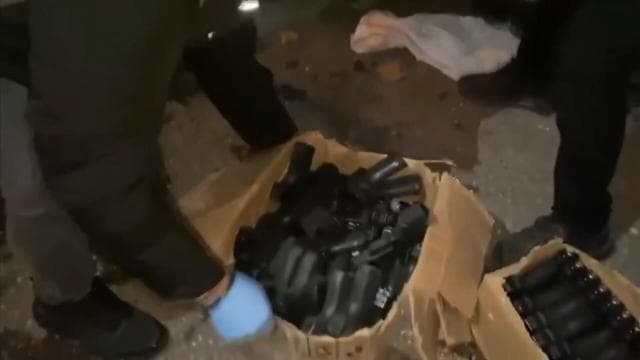 İstanbul'da kaçak silah ticareti şüphelilerine operasyon