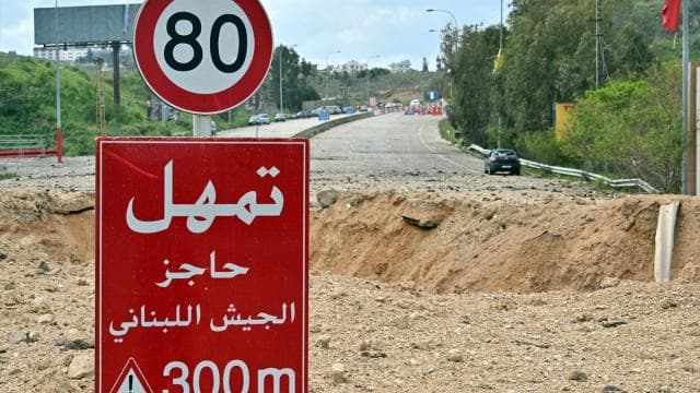 İsrail, Lübnan'da Litani Nehri üzerindeki köprüyü ikinci kez bombalayarak tamamen yıktı