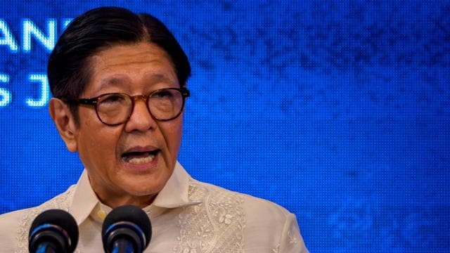 Filipinler Devlet Başkanı, ülkenin yeterli miktarda petrol ürününe sahip olacağı garantisini verdi