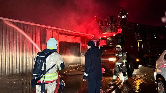 Edirne'de sanayi sitesini alevler sardı