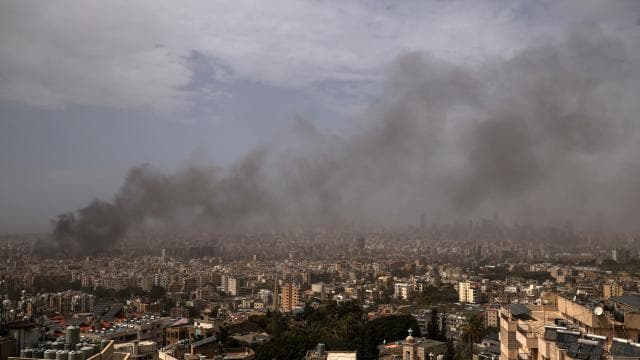 Soykırımcı İsrail ordusu Beyrut'a şiddetli hava saldırıları düzenliyor